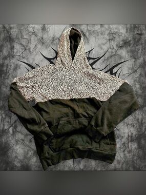 Forever 21 men Black split cheetah print Hoodie